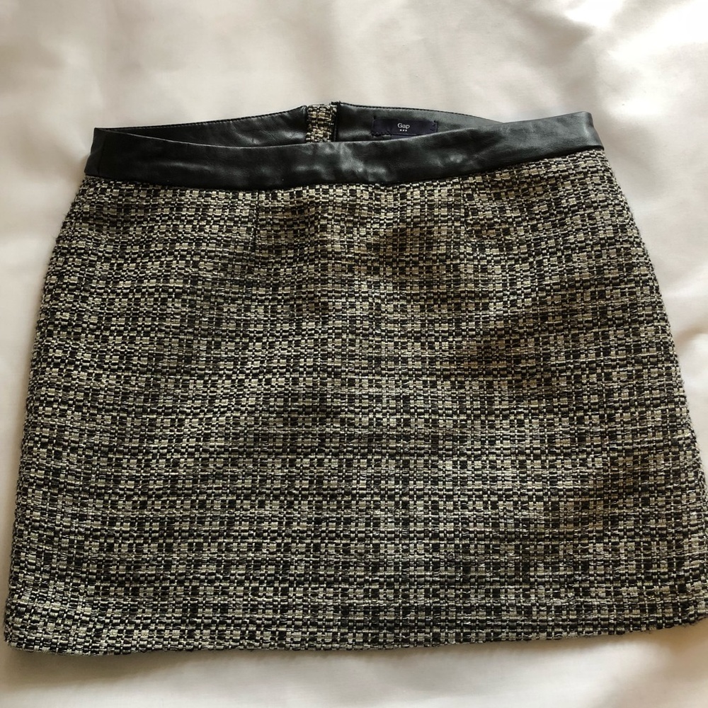 Gap Mini Skirt - Picture 3 of 3